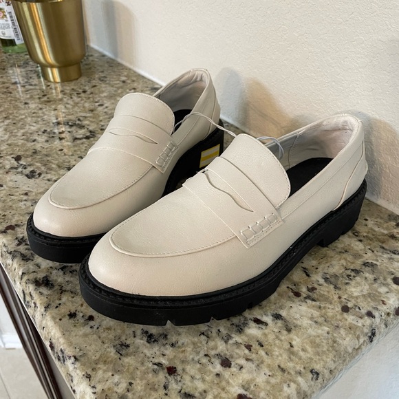 A New Day Paris Platform Loafers - Picture 6 of 7